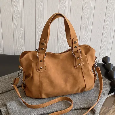  POPULAR RIVET SHOULDER BAG